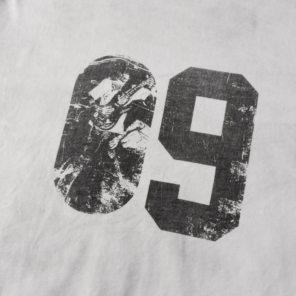 Command 09 Longsleeve – White