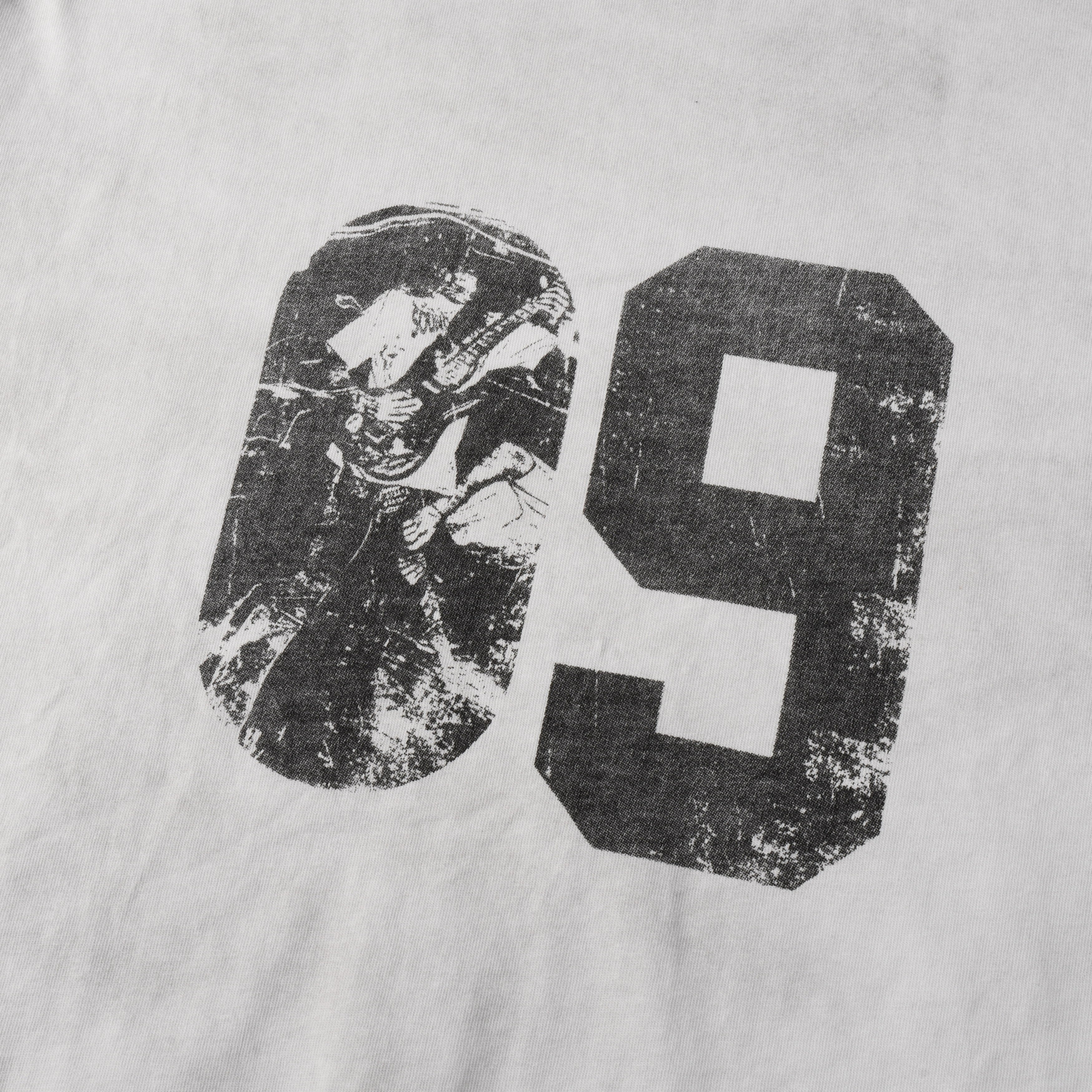 Command 09 Longsleeve – White