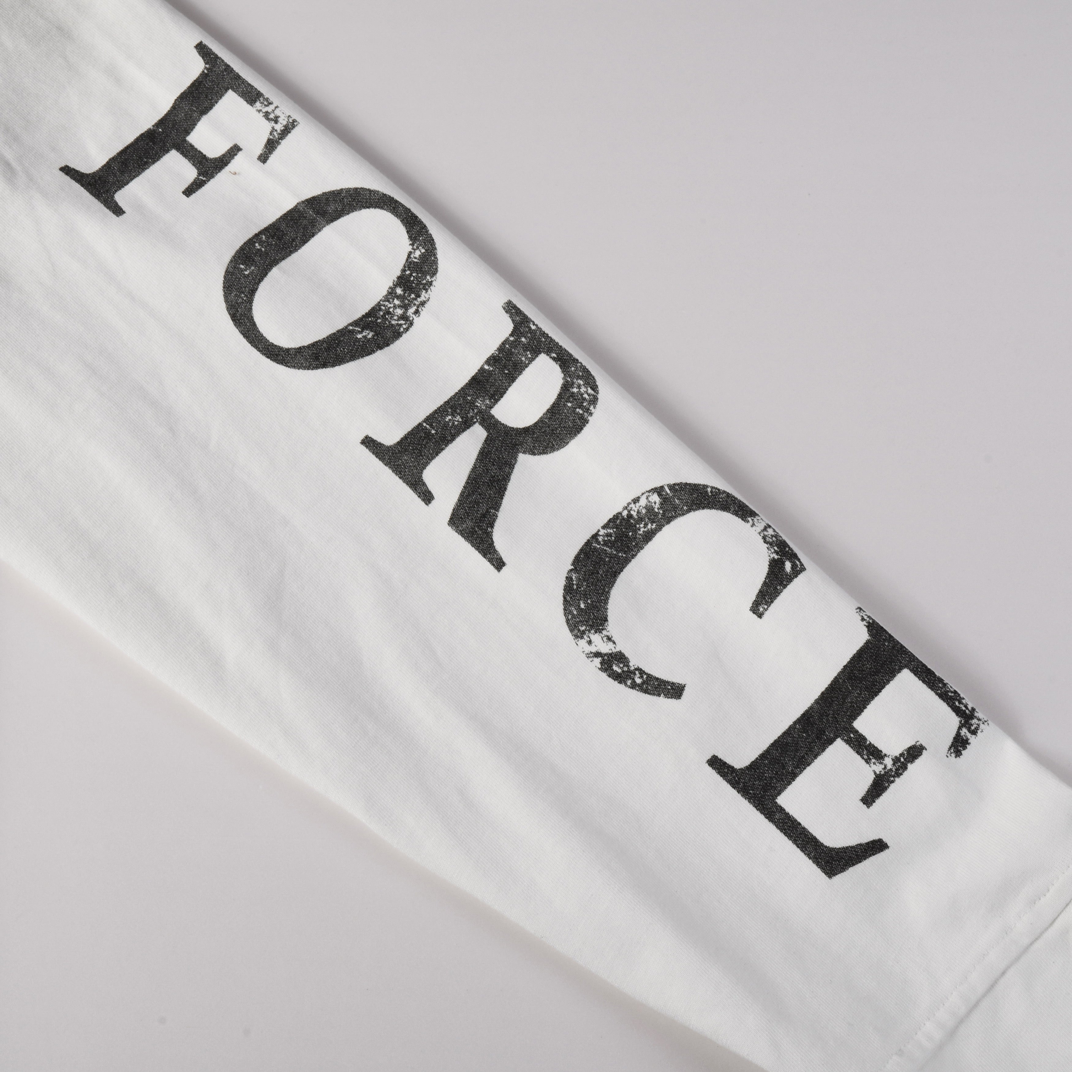 Command 09 Longsleeve – White