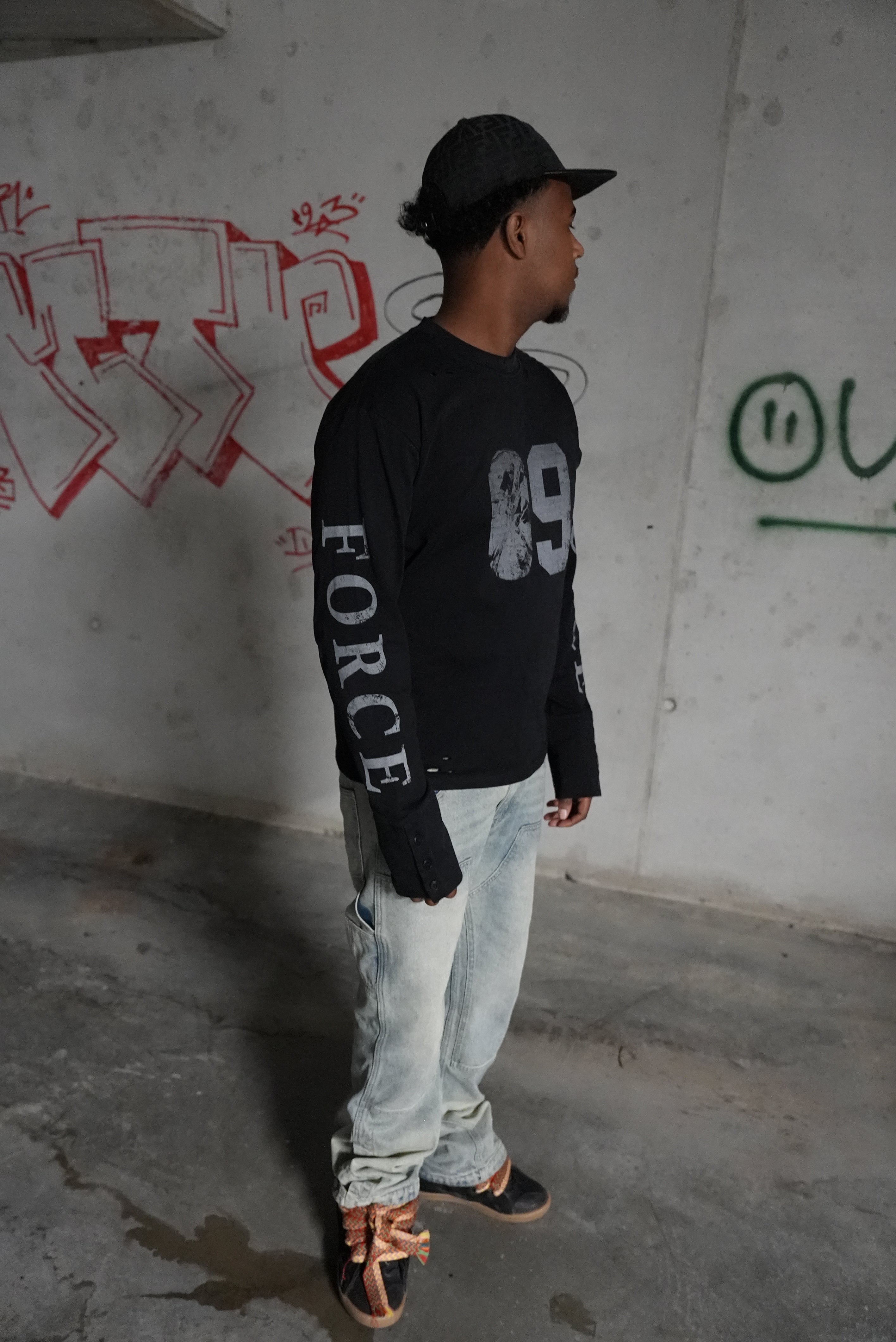 Command 09 Longsleeve - Black